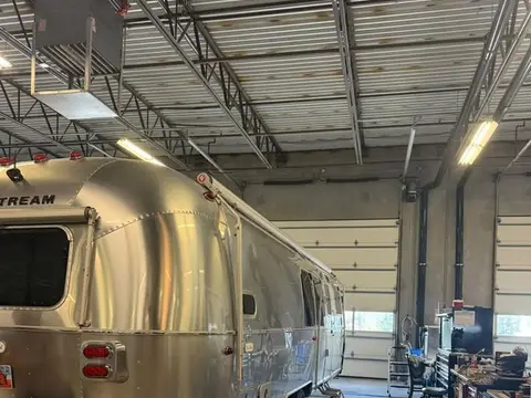 2023 Airstream Flying Cloud 30FB Bunk — photo 5