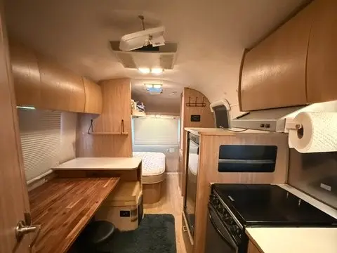 2009 Airstream Safari 22 ft — photo 3