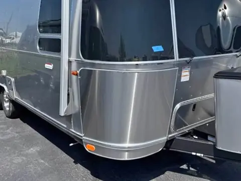 2025 Airstream International 27FB — photo 1