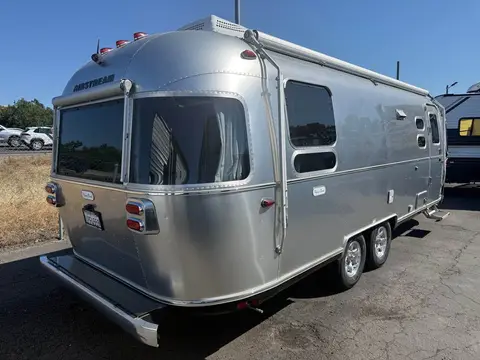 2023 Airstream Flying Cloud 25RB — photo 4