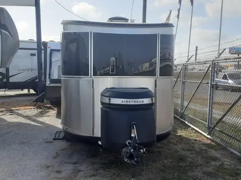2022 Airstream Basecamp X 16X — photo 2
