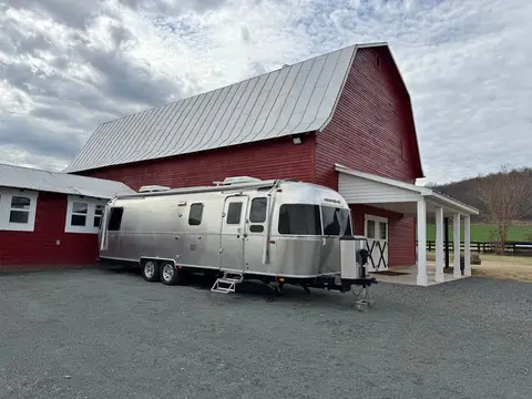 2020 Airstream Classic 30 ft — photo 1
