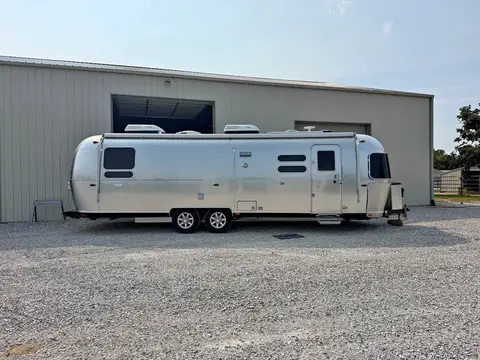 2021 Airstream Flying Cloud — photo 1