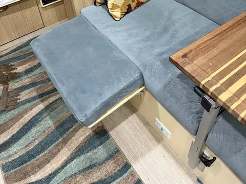 2019 Airstream Flying Cloud 23FB — photo 2