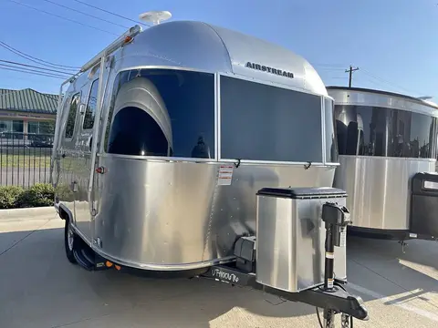 2025 Airstream Bambi 16RB — photo 1