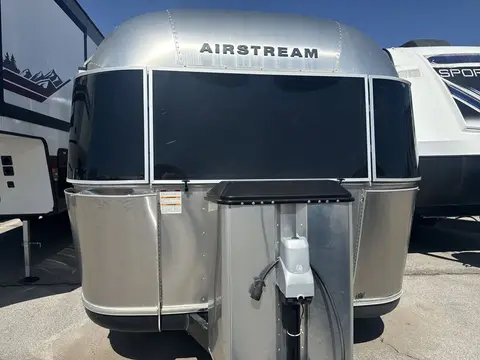 2017 Airstream Classic 30 — photo 4