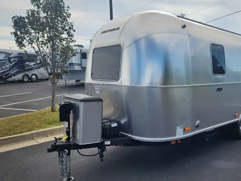 2026 Airstream World Traveler 22RB — photo 5