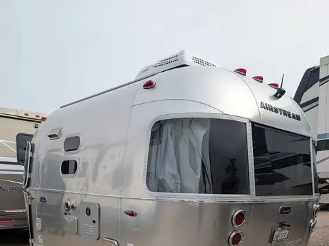 2022 Airstream Caravel 16RB — photo 3