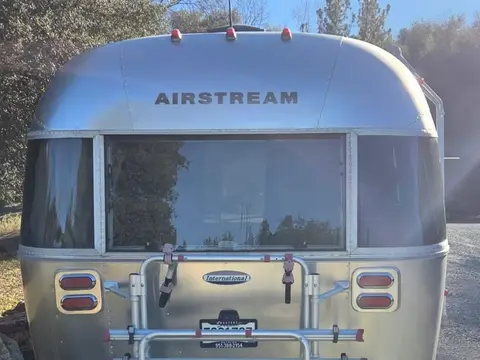 2015 Airstream International Serenity 27FB — photo 3