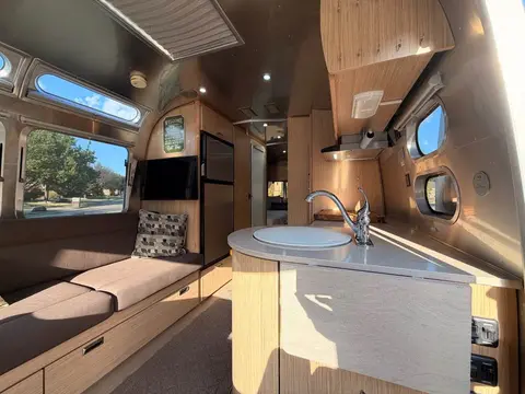 2020 Airstream Flying Cloud 25FB Twin — photo 4