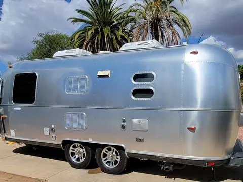 2013 Airstream International 23FB — photo 2