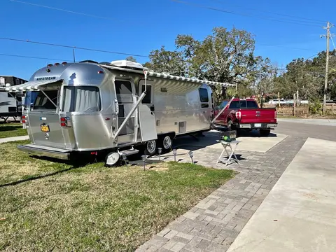 2017 Airstream Tommy Bahama Special Edition — photo 1