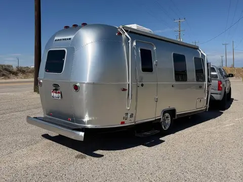 2018 Airstream Bambi 22FB — photo 2