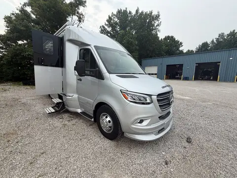 2024 Airstream Atlas Murphy Suite — photo 1