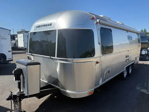 2023 Airstream Flying Cloud 25RB — photo 2