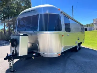 2027 Airstream International 27FQB; — photo 2