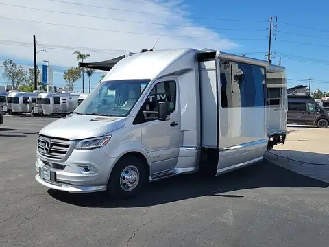 2025 Airstream Atlas Murphy Suite — photo 3