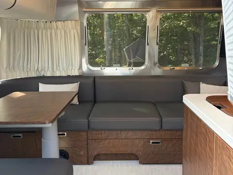 2024 Airstream Globetrotter — photo 5