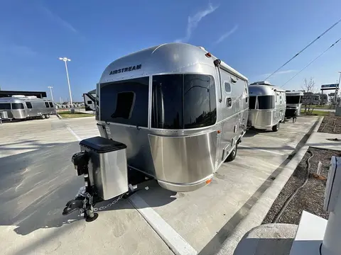 2024 Airstream Caravel — photo 1