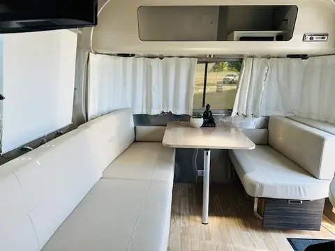 2018 Airstream International 23CB — photo 4