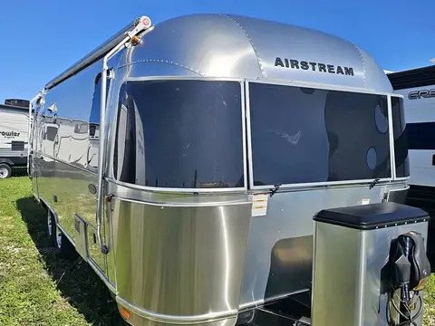 2017 Airstream Flying Cloud 25FB — photo 1