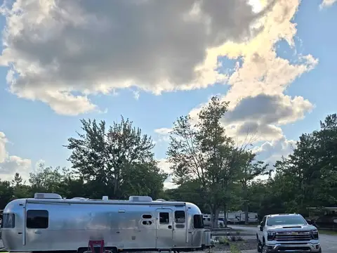 2025 Airstream Classic 30 RBR; — photo 5