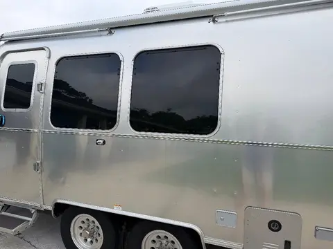 2026 Airstream International 23FB Twin — photo 4