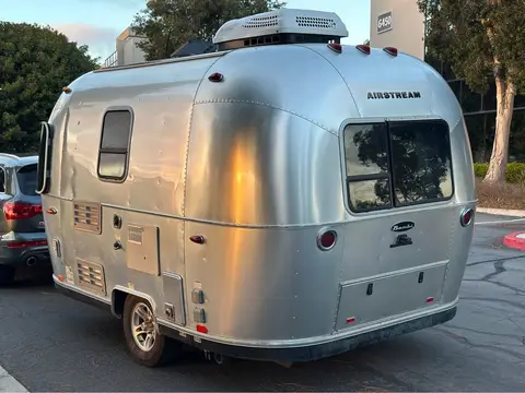 2017 Airstream Bambi 16 ft — photo 3
