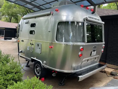 2025 Airstream Caravel 16RB — photo 2