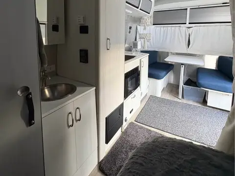 2022 Airstream Bambi 19CB — photo 3