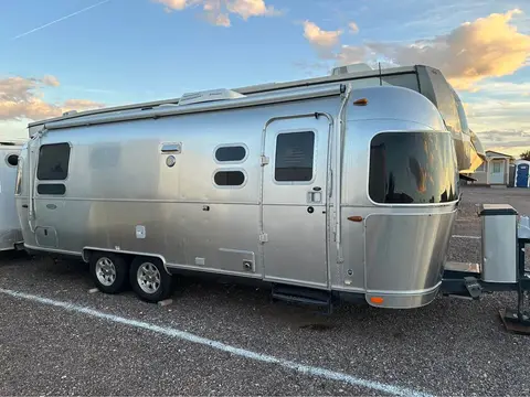 2016 Airstream Flying Cloud 25RB Twin — photo 4