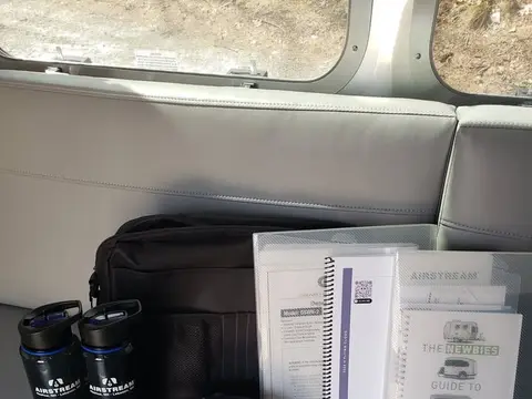 2023 Airstream Flying Cloud 25FB Twin — photo 5