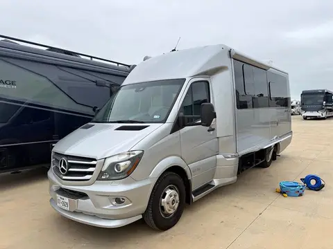 2018 Airstream Atlas — photo 1