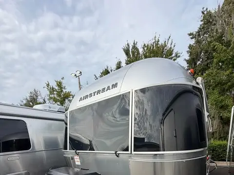 2025 Airstream Caravel 22FB — photo 2