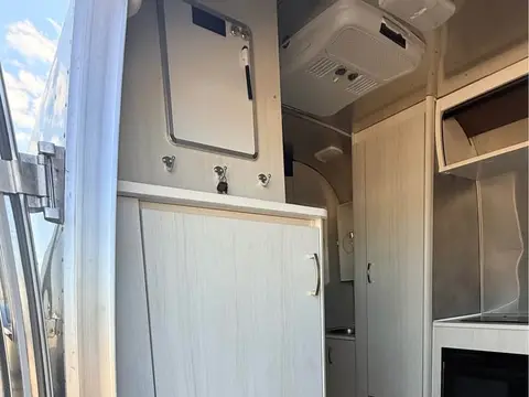 2020 Airstream Bambi 19CB — photo 5