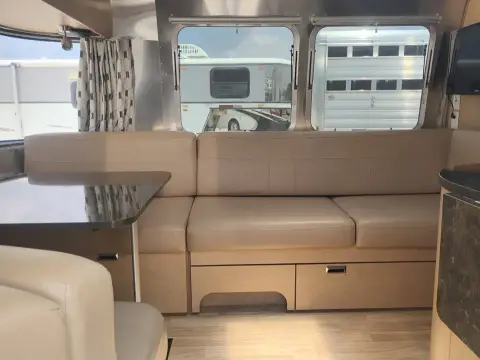 2016 Airstream Flying Cloud — photo 3