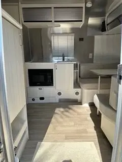 2021 Airstream Bambi 19CB — photo 4