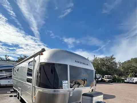 2014 Airstream Flying Cloud 27FB — photo 1