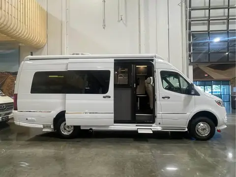 2023 Airstream interstate 24 gt — photo 2