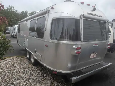 2019 Airstream International Serenity 25FB — photo 2