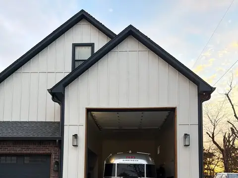 2021 Airstream Classic 33 FB — photo 3