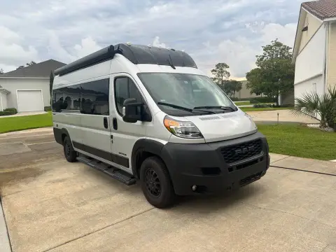 2023 Airstream Rangeline — photo 1