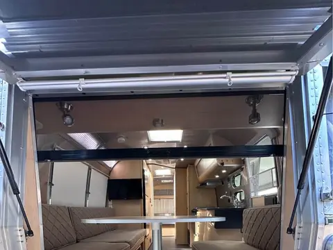 2014 Airstream Eddie Bauer 27FB — photo 2