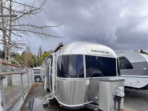 2016 Airstream Classic 30 — photo 1