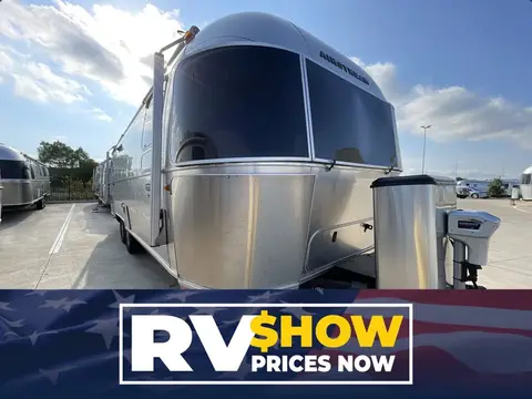 2017 Airstream International Signature 27FB — photo 2
