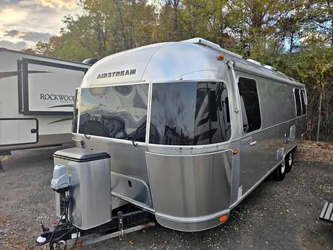 2018 Airstream International 27FB — photo 1