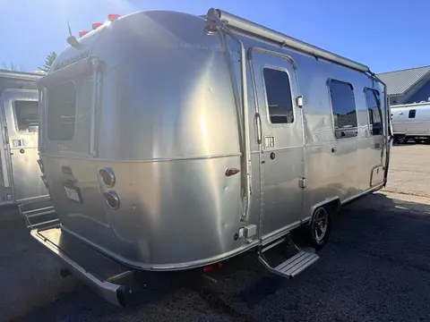 2022 Airstream Caravel 22FB — photo 2