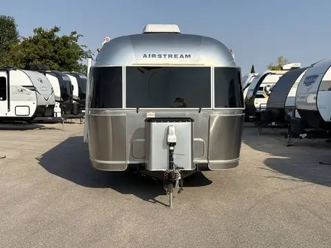 2020 Airstream International Serenity 27FB Twin — photo 2