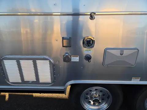 2019 Airstream International Signature 25 ft — photo 5