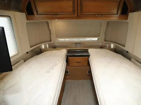 2018 Airstream Classic 33FB — photo 4